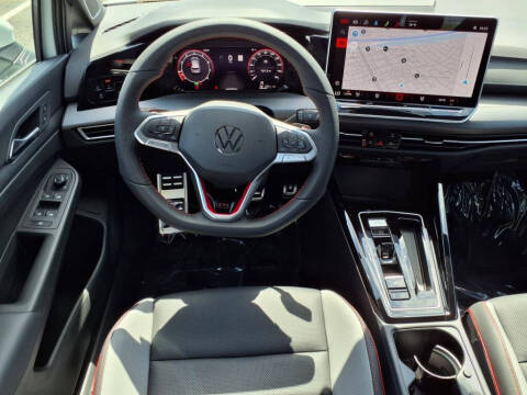 2025 Volkswagen Golf GTI SE