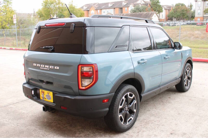 2021 Ford Bronco Sport Outer Banks photo 3