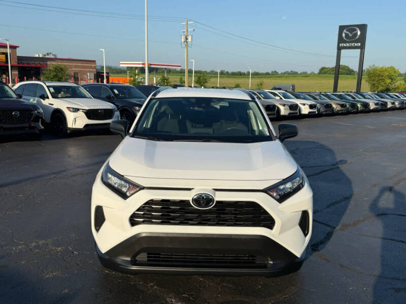 2020 Toyota RAV4 LE