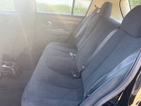 2011 Nissan Versa 1.8 S