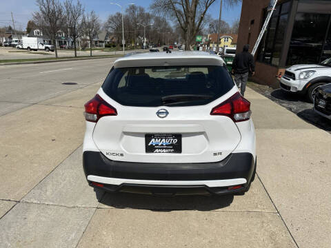 2019 Nissan Kicks SR