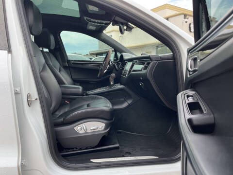 2017 Porsche Macan S