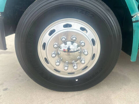 2001 Freightliner FL70