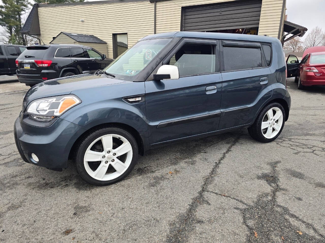 2010 Kia Soul for sale at QUEENSGATE AUTO SALES in York, PA