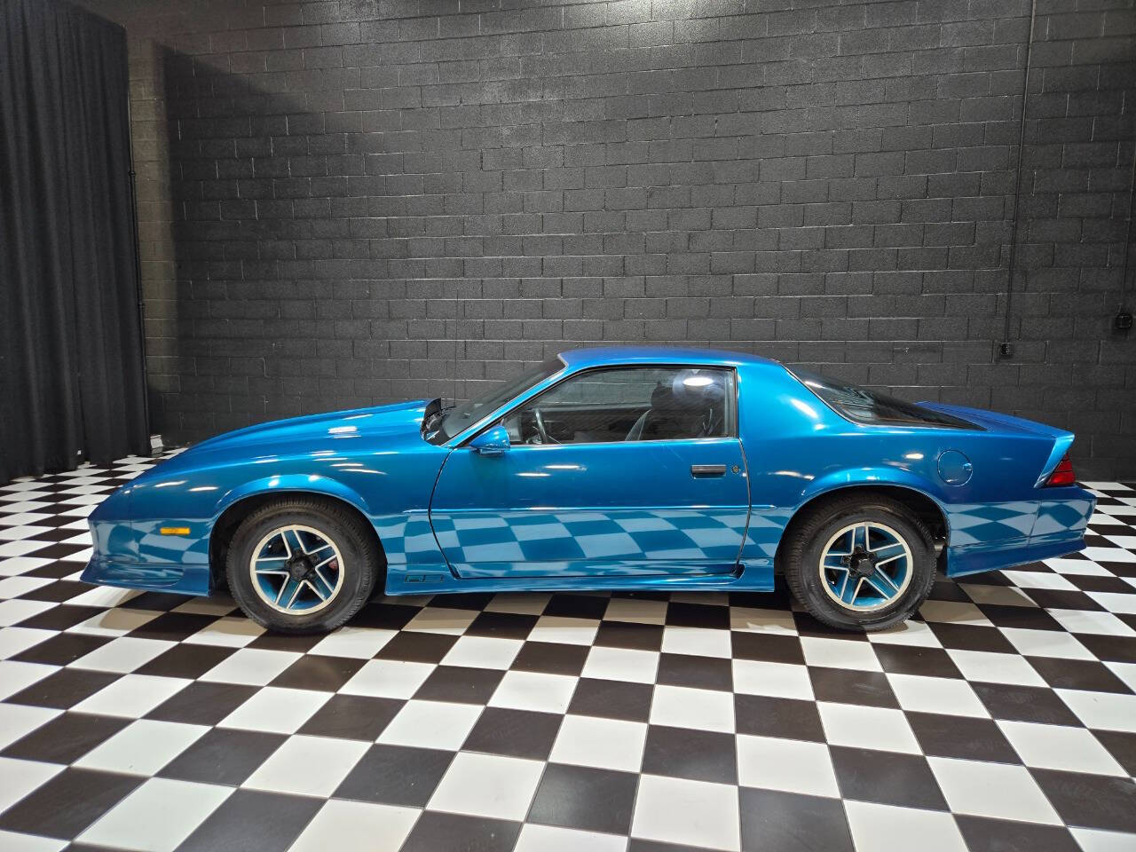 1992 Chevrolet Camaro 2