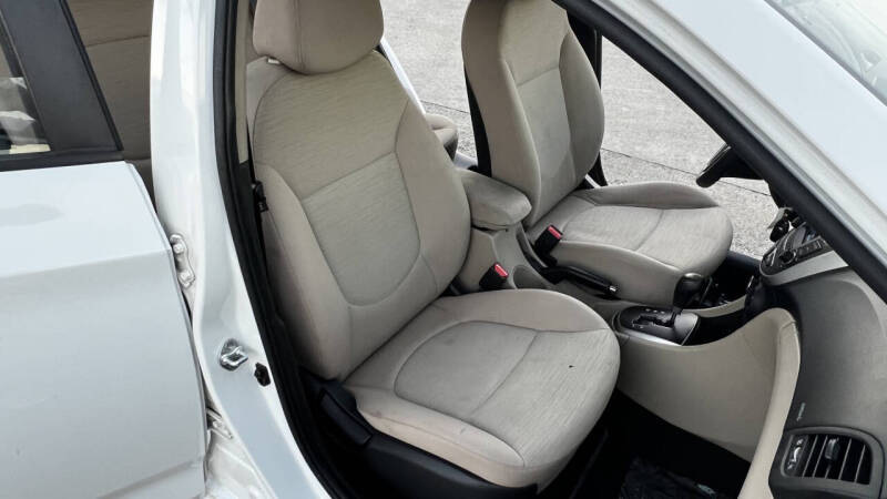 2017 Hyundai Accent Value Edition