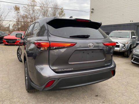 2022 Toyota Highlander XLE