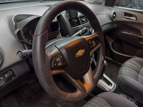 2013 Chevrolet Sonic LT Auto