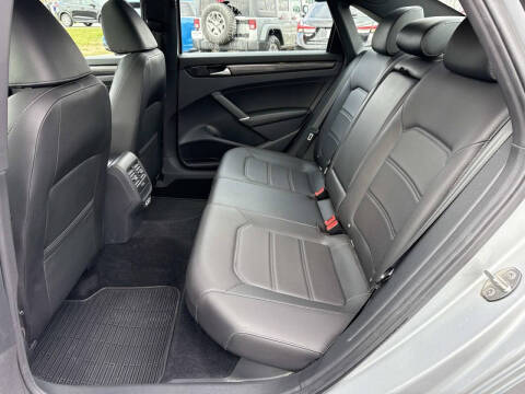 2021 Volkswagen Passat R-Line