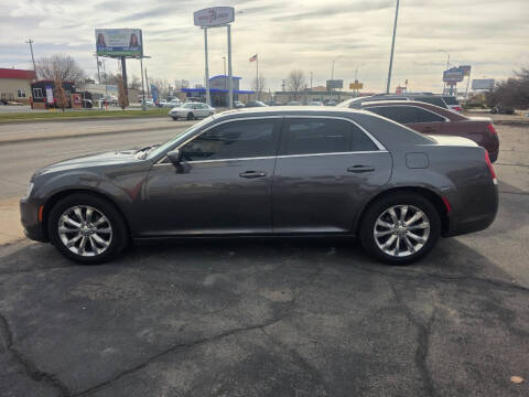 2017 Chrysler 300 Limited