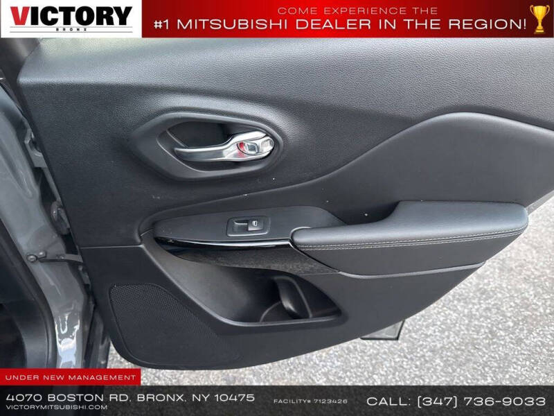 2023 Jeep Cherokee Altitude Lux