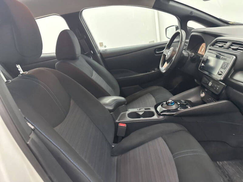 2018 Nissan LEAF SV