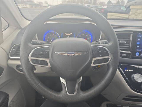 2017 Chrysler Pacifica Touring-L