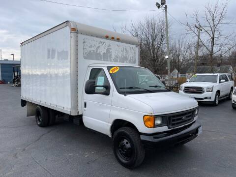 2004 Ford E-Series Chassis for sale at LexTown Motors in Lexington KY