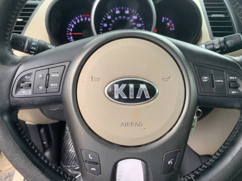 2013 Kia Soul +