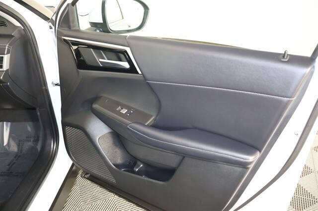 2023 Mitsubishi Outlander SE