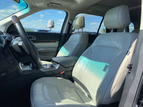2017 Ford Explorer Platinum