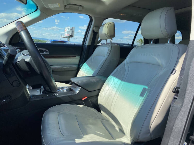 2017 Ford Explorer Platinum