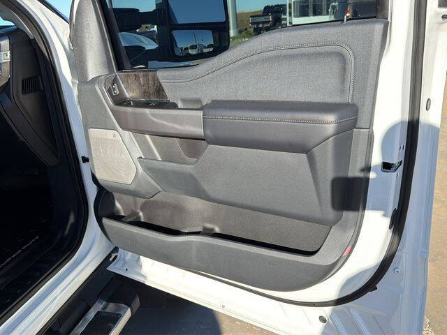 2025 Ford F-450 Super Duty Lariat