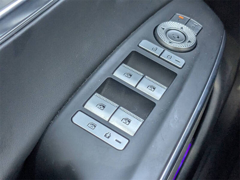 2023 Genesis Electrified GV70