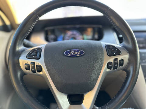 2015 Ford Taurus SEL