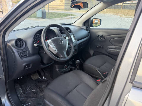 2019 Nissan Versa S Plus