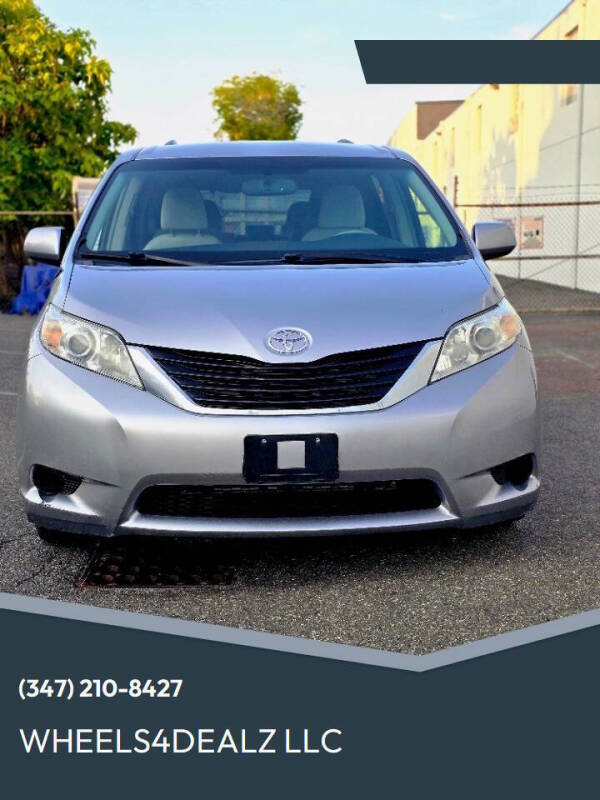 2011 Toyota Sienna LE 8-Passenger