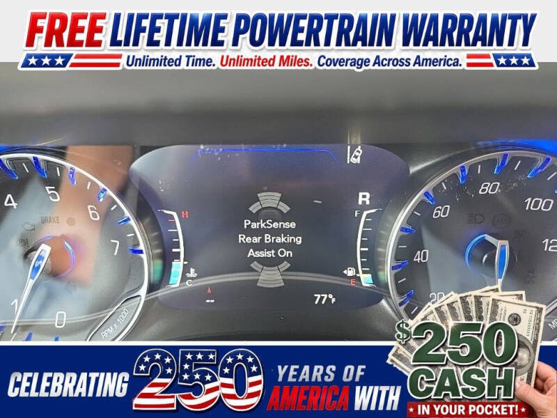 2027 Chrysler Pacifica Select
