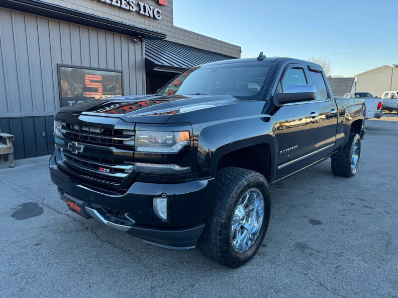 2016 Chevrolet Silverado 1500 LTZ photo 2