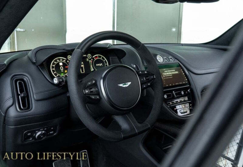 2022 Aston Martin DBX