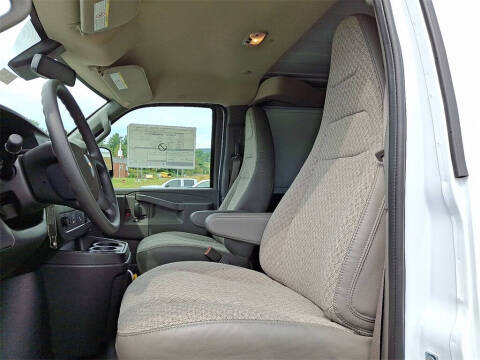 2025 Chevrolet Express 2500