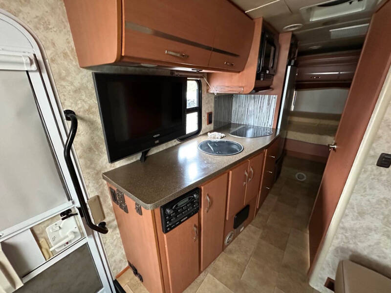 2011 Mercedes-Benz Navion Itasca