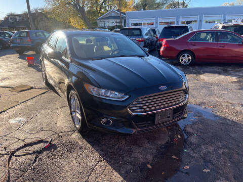 2014 Ford Fusion for sale at Best Deal Motors in Saint Charles MO