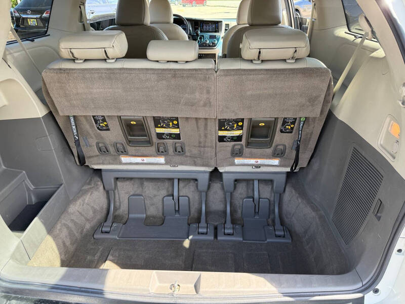 2017 Toyota Sienna XLE 7-Passenger