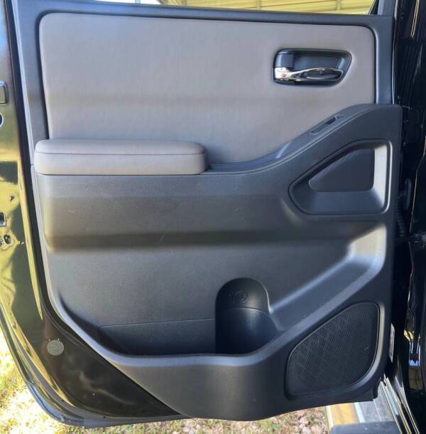 2022 Nissan Frontier SV