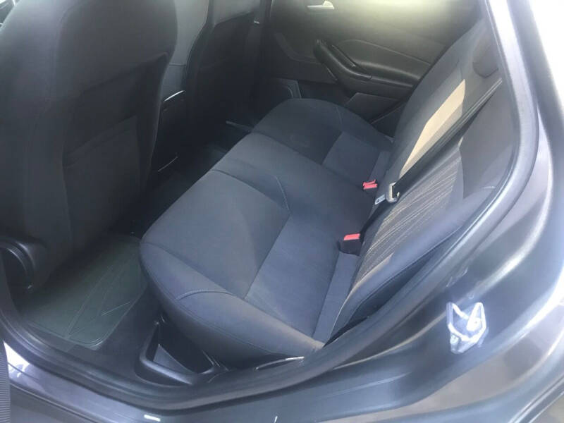 Image 7 of 2016 Ford Focus SE