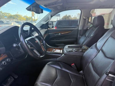 2016 Cadillac Escalade Luxury Collection