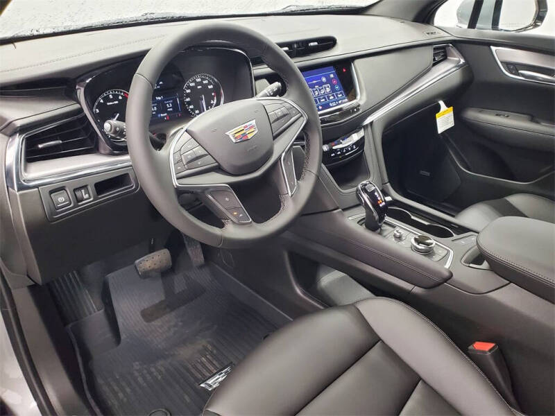 2025 Cadillac XT5 Luxury