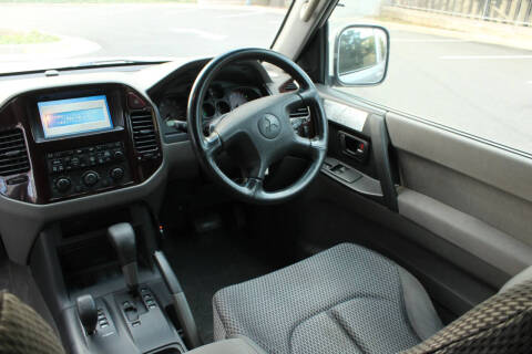 2000 Mitsubishi Pajero