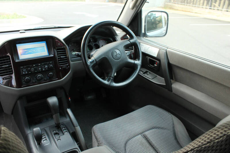 2000 Mitsubishi Pajero