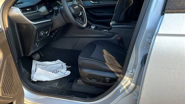 2024 Jeep Grand Cherokee Laredo