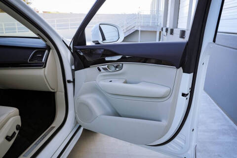 2019 Volvo XC90 T5 Momentum