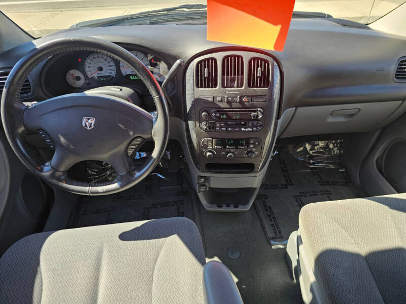 2005 Dodge Grand Caravan SXT