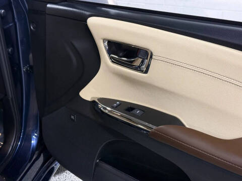 2018 Toyota Avalon Hybrid Limited