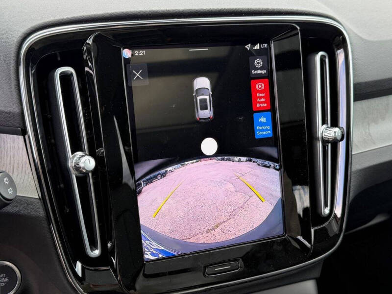 2026 Volvo XC40 B5 Core