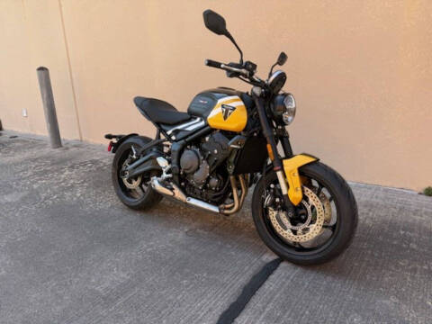 2025 Triumph Trident 660 Cosmic Yellow/Sapp