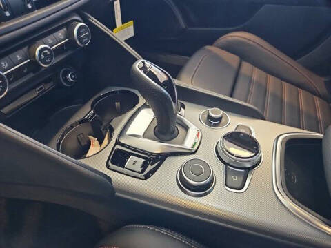 2025 Alfa Romeo Giulia Intensa