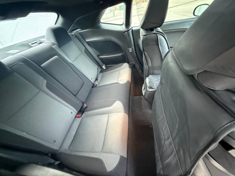 2015 Dodge Challenger SXT