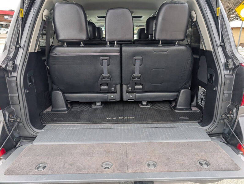 2013 Toyota Land Cruiser