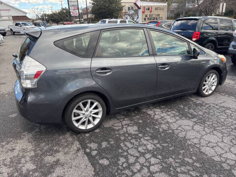 2012 Toyota Prius v Five